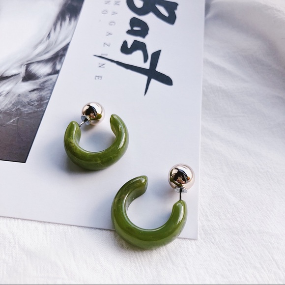 20mm Small Tortoise Hoop Earrings (Green & White) - Picture 3 of 6